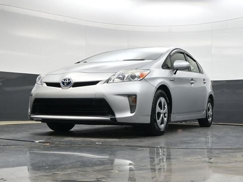 Used 2015 Toyota Prius Two image 26