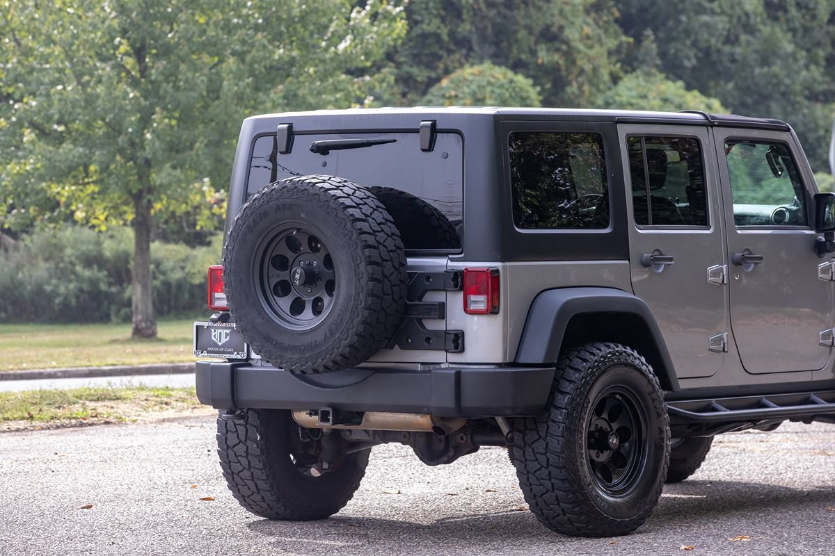 Used 2013 Jeep Wrangler Unlimited Rubicon w/ Connectivity Group AWD/4WD image 5