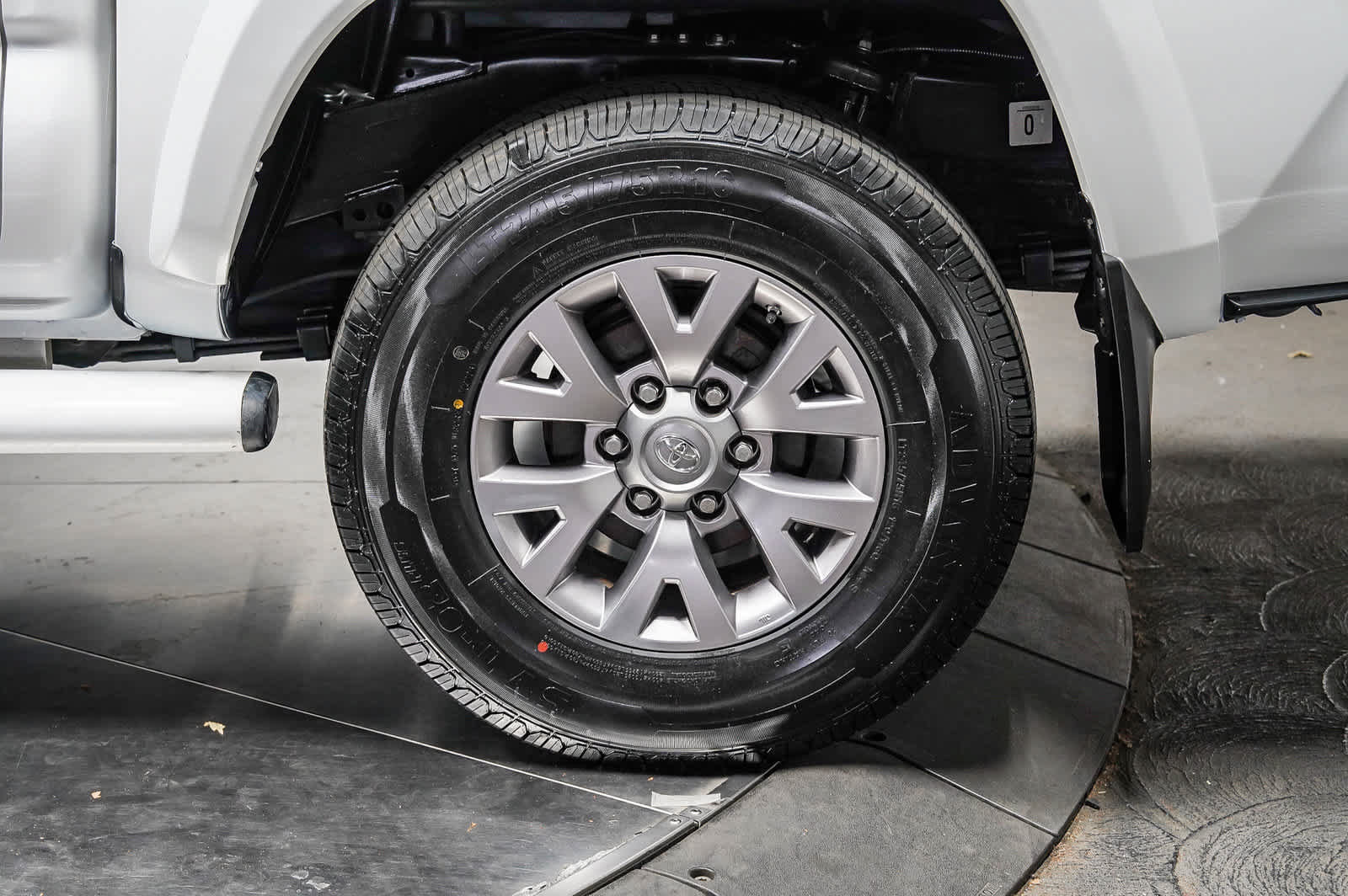 Certified 2016 Toyota Tacoma SR5 w/ SR5 Appearance Package (SN) RWD image 10