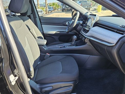 Used 2025 Jeep Compass Sport image 15