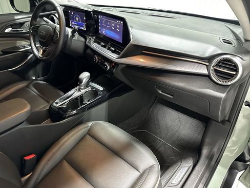 Used 2025 Chevrolet Trax ACTIV w/ Driver Confidence Package image 30