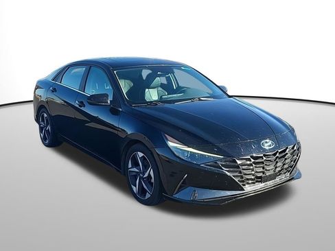 Used 2022 Hyundai Elantra Limited image 12