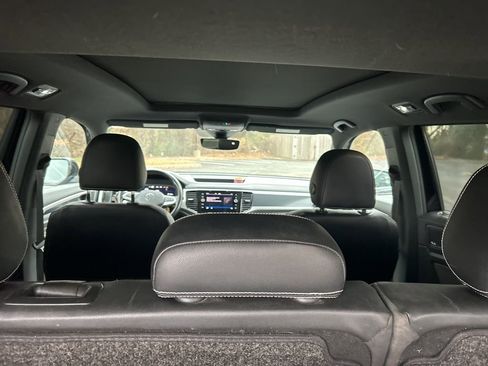 Used 2021 Volkswagen Atlas Cross Sport SEL Premium image 11