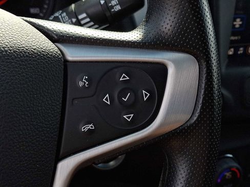 Used 2024 GMC Terrain SLE w/ Driver Convenience Package image 21