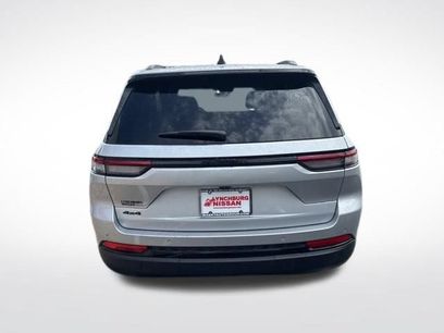 Used 2025 Jeep Grand Cherokee Altitude