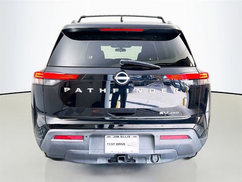 Used 2022 Nissan Pathfinder SV w/ SV Premium Package image 6