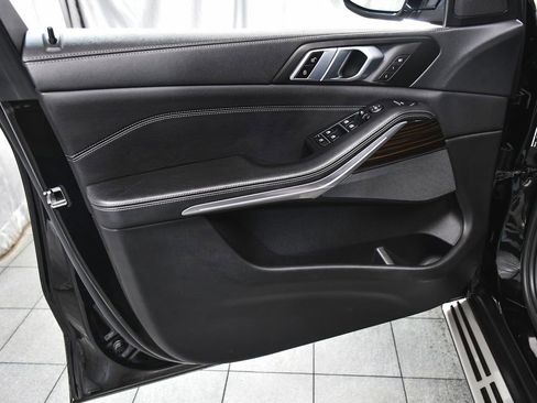 Used 2023 BMW X5 xDrive40i image 9