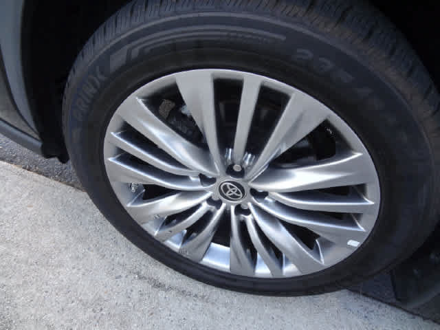 Used 2023 Toyota Highlander Platinum FWD image 15