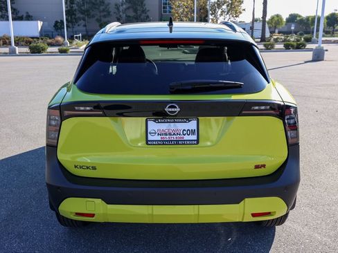 New 2026 Nissan Kicks SR image 5