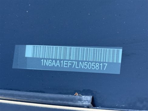 Used 2020 Nissan Titan SV w/ SV Convenience Package image 34