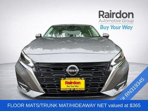 Used 2024 Nissan Altima 2.5 SV FWD image 2