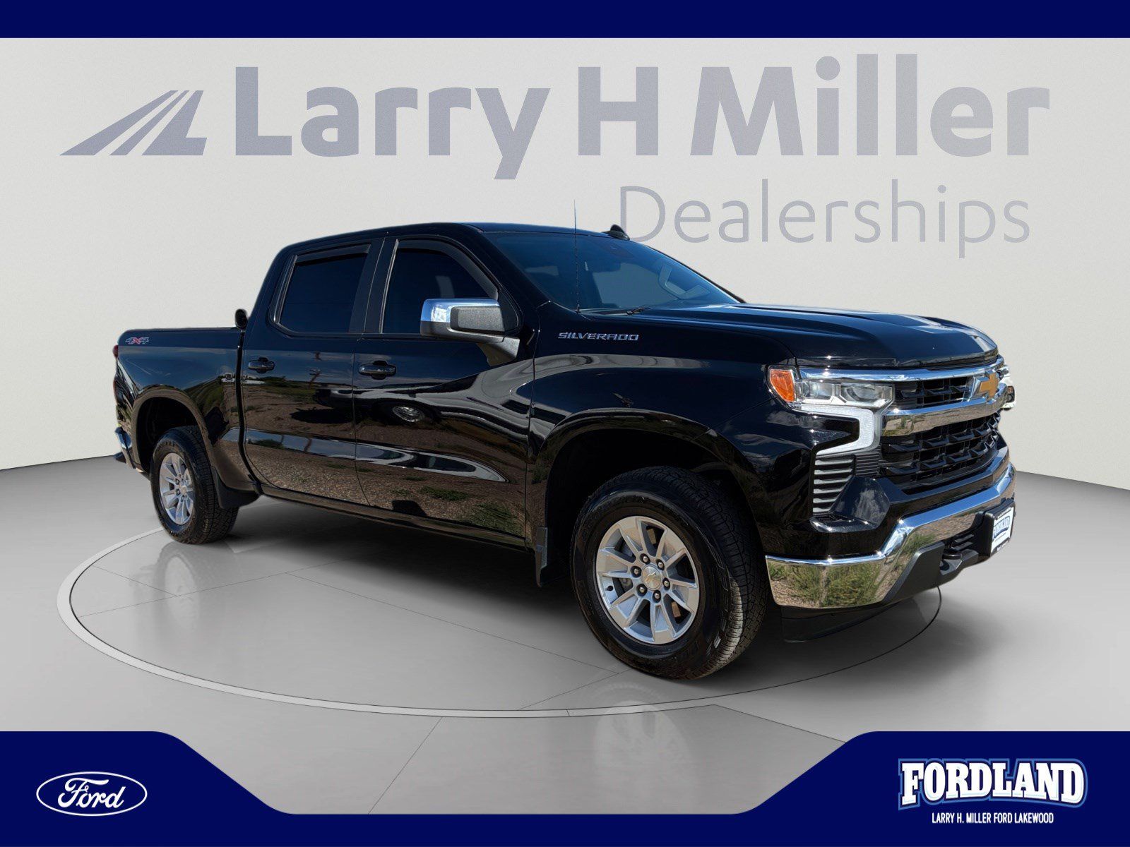 Used 2024 Chevrolet Silverado 1500 LT AWD/4WD image 7