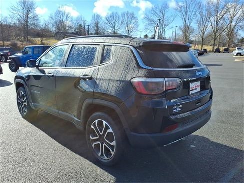 Used 2023 Jeep Compass Limited w/ Sun and Sound Group image 7