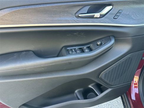 New 2025 Jeep Grand Cherokee L Limited image 13