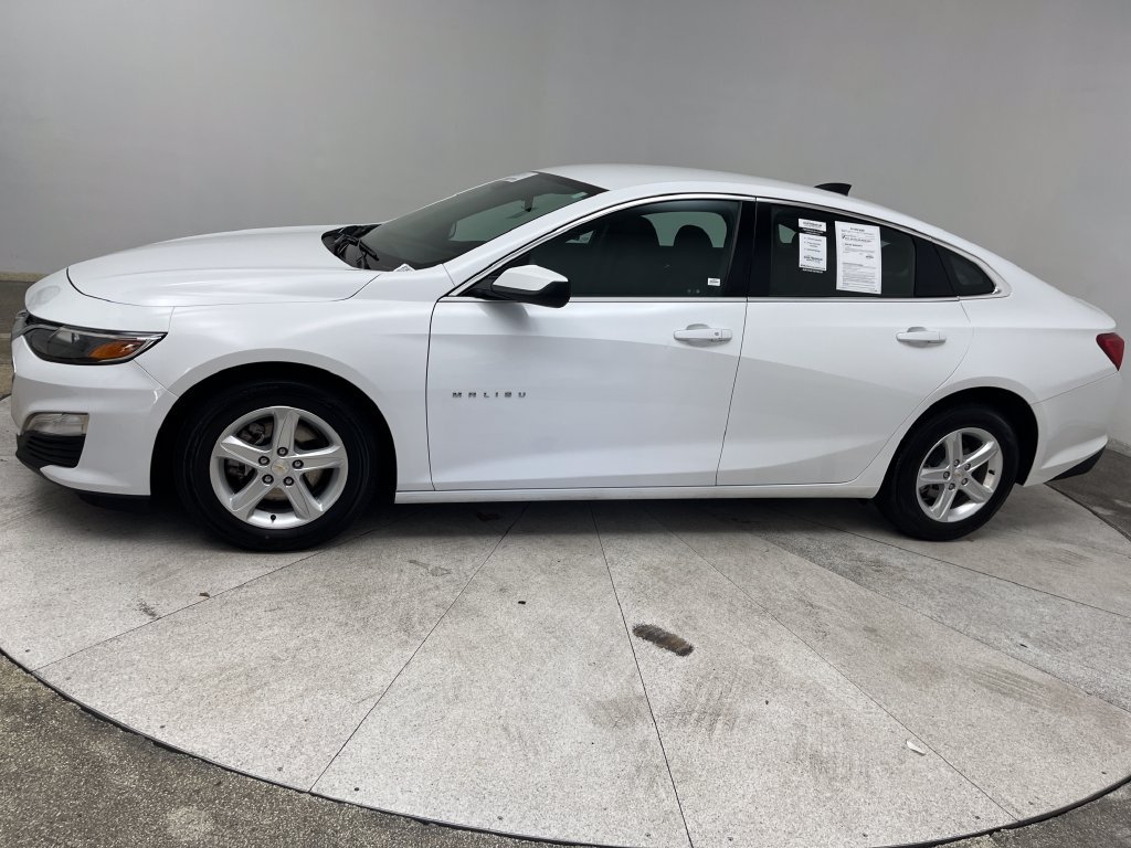 Used 2024 Chevrolet Malibu LS FWD image 2