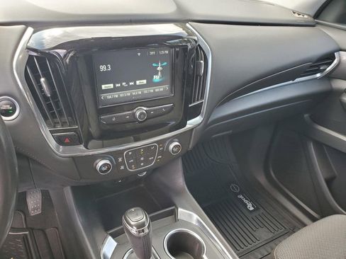 Used 2018 Chevrolet Traverse LT image 20