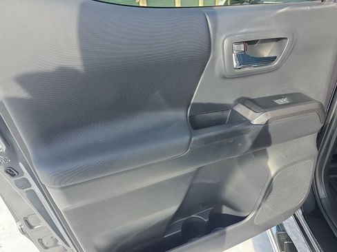 Certified 2023 Toyota Tacoma TRD Off-Road image 15