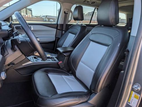 Used 2022 Ford Explorer XLT w/ Equipment Group 202A image 21