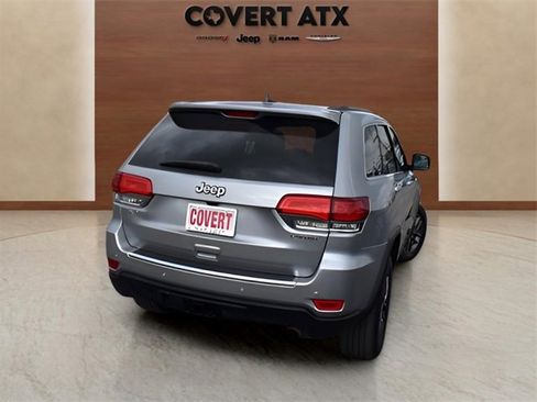 Used 2020 Jeep Grand Cherokee Laredo w/ 18" Wheel & 8.4" Radio Group image 4