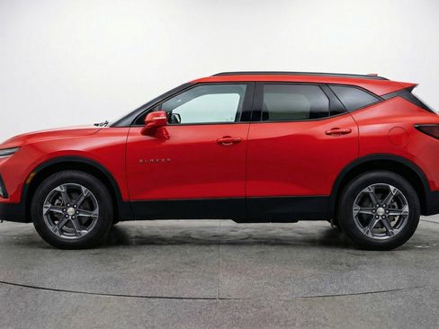 Used 2025 Chevrolet Blazer LT FWD image 5