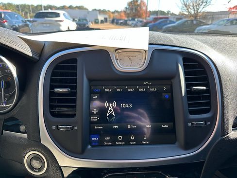 Used 2023 Chrysler 300 Touring w/ Sport Appearance Package image 11