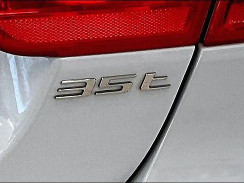 Used 2018 Jaguar XE Portfolio RWD image 9