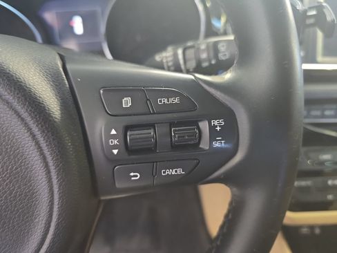 Used 2015 Kia Sedona SX FWD image 20