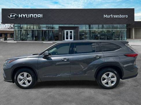 Used 2020 Toyota Highlander LE FWD image 8