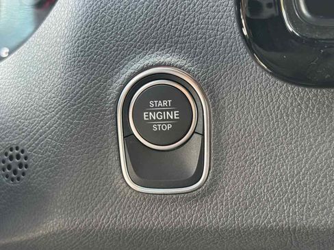 Used 2025 Mercedes-Benz Sprinter 2500 image 31