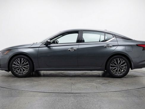 Used 2025 Nissan Altima 2.5 SV FWD image 5