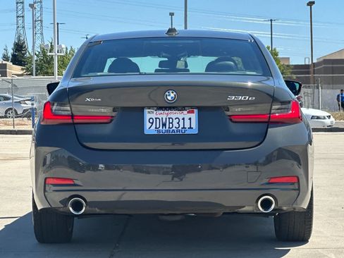 Used 2023 BMW 330e xDrive w/ Premium Package AWD/4WD image 4