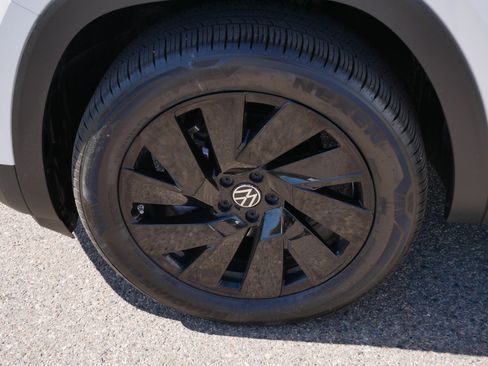 Certified 2026 Volkswagen Atlas SE AWD/4WD image 15