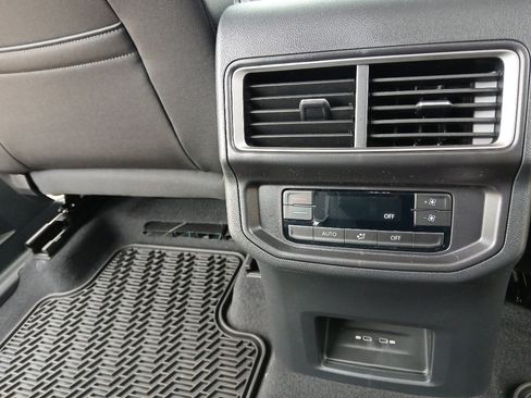 New 2026 Volkswagen Atlas SE FWD image 21