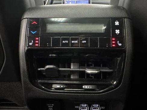 Used 2022 Jeep Grand Cherokee L Limited AWD/4WD image 28