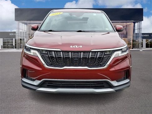 Used 2024 Kia Carnival LX image 2