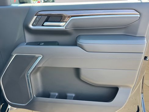 Used 2025 Chevrolet Silverado 2500 LT w/ Trail Boss Package AWD/4WD image 27