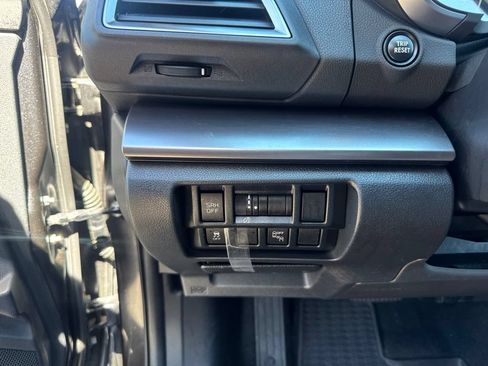 Used 2019 Subaru Crosstrek 2.0i Limited w/ Moonroof Package w/Navigation AWD/4WD image 19