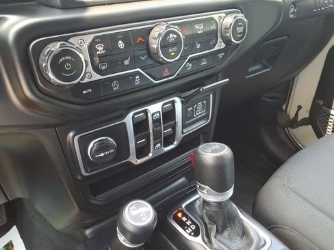 Certified 2022 Jeep Wrangler Unlimited Sport AWD/4WD image 24