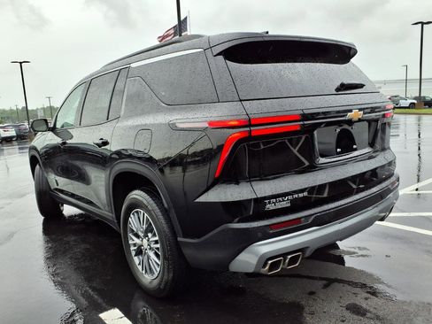 Used 2024 Chevrolet Traverse LT FWD image 26