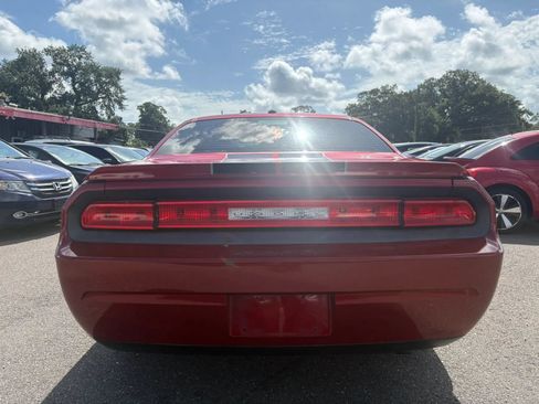 Used 2010 Dodge Challenger SE RWD image 8