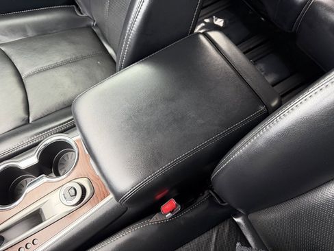 Used 2019 Nissan Pathfinder Platinum image 27