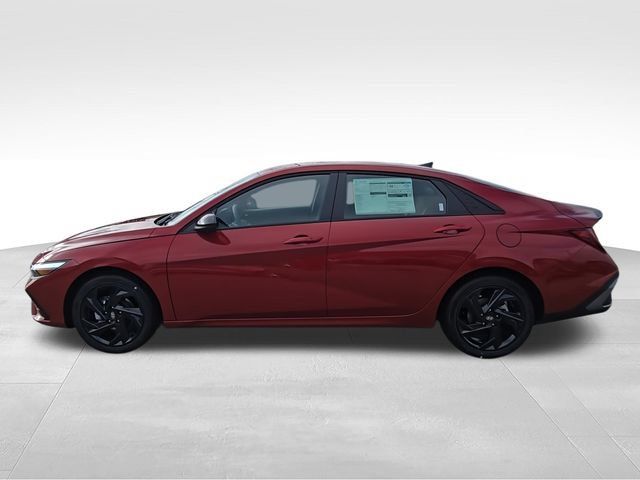 Used 2026 Hyundai Elantra Sport FWD image 5
