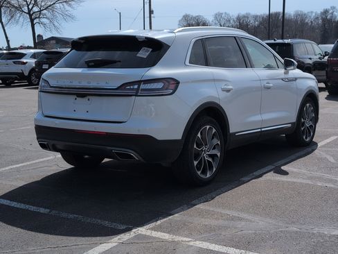 Used 2022 Lincoln Nautilus Reserve image 4