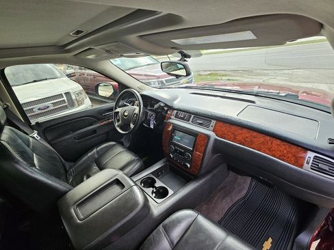 Used 2011 Chevrolet Suburban LT image 33