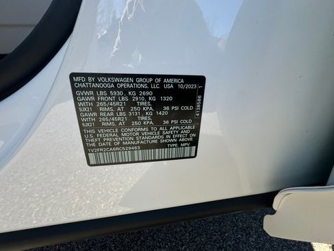 Used 2024 Volkswagen Atlas SEL Premium R-Line image 35