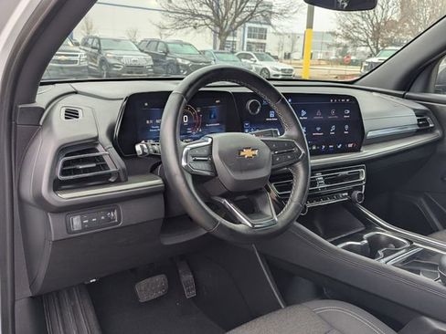 Certified 2024 Chevrolet Traverse LT image 6