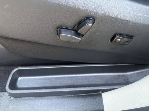 Used 2017 Dodge Grand Caravan SXT w/ Rear Park Assist Package FWD image 21