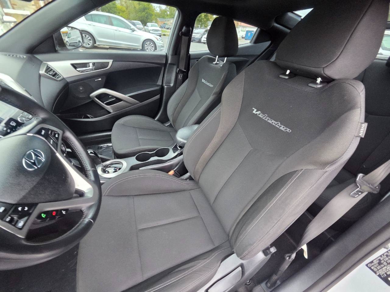 Used 2017 Hyundai Veloster Value Edition FWD image 12