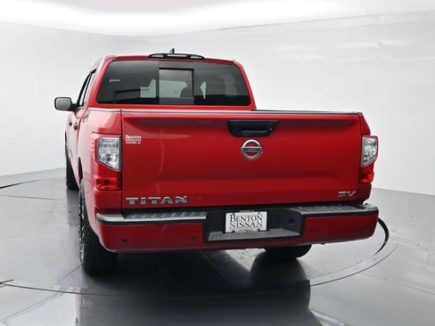 Used 2022 Nissan Titan SV RWD image 19