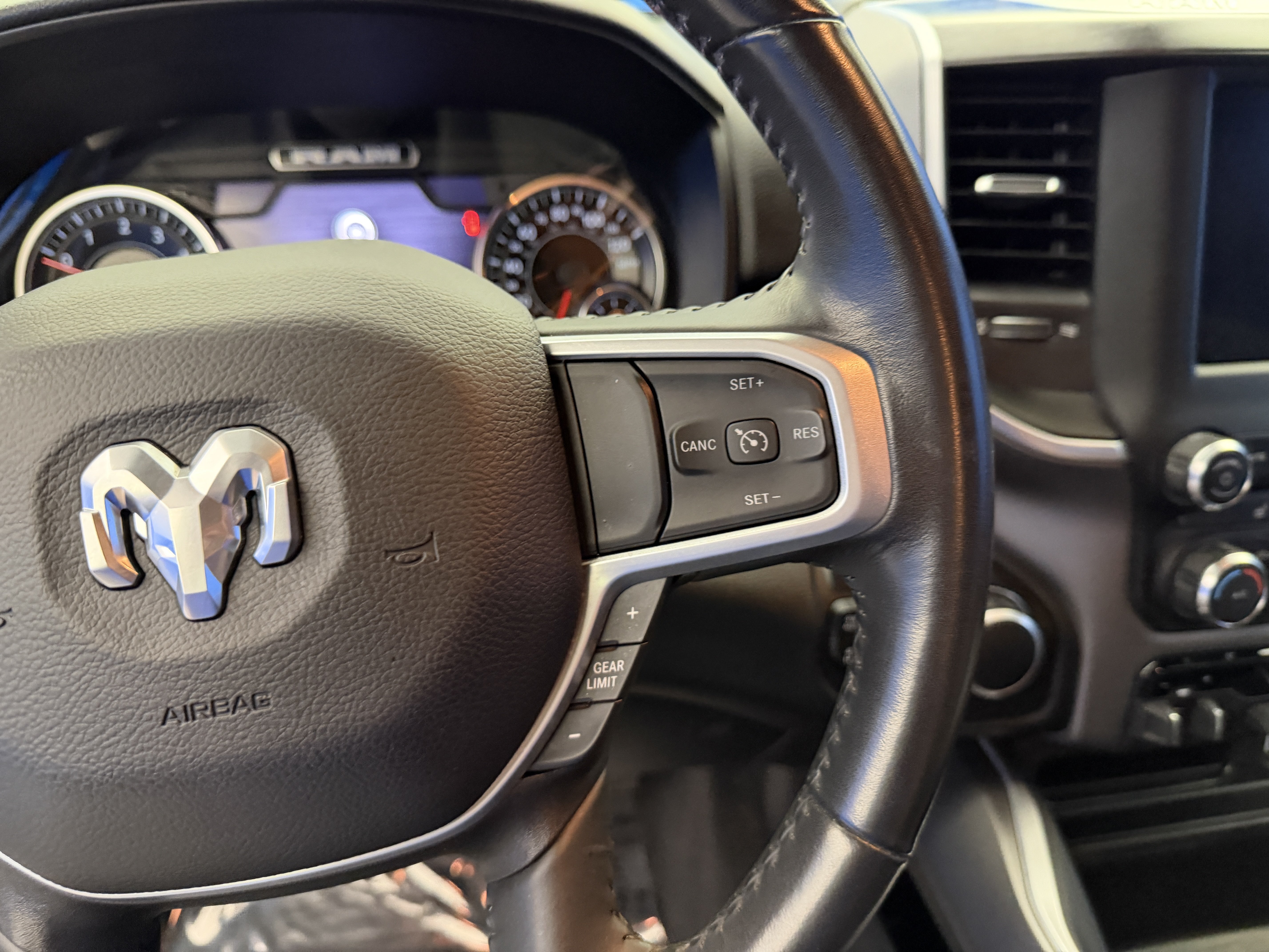 Used 2022 RAM 1500 Big Horn AWD/4WD image 19